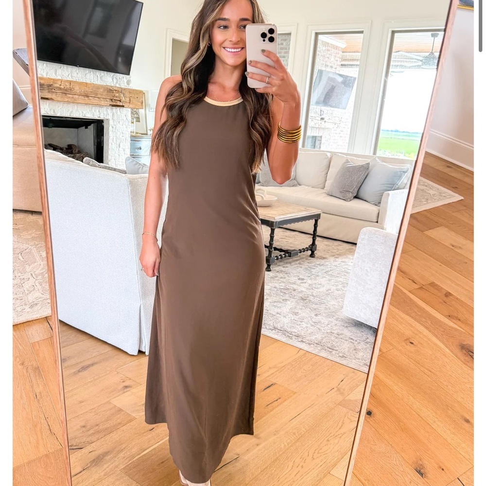 NWT Crescent Suede Trim Chiffon Maxi Size Small